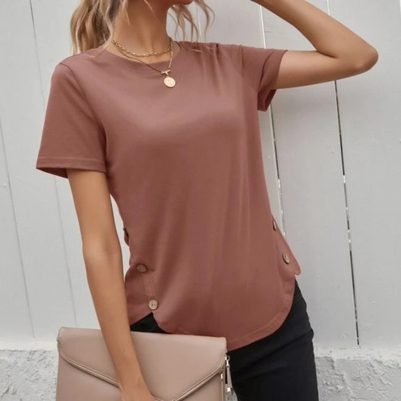 Asymmetrical hem short sleeve top - Picture 1 of 4